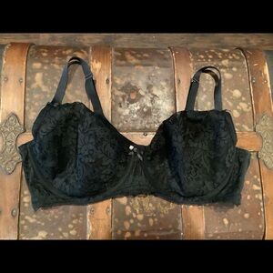 Cacique Elegant Black Lace Bra